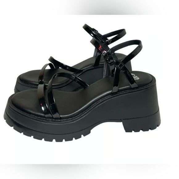 NEW Y2K 90s Style Gianni Bini Faux Patent Leather Lug Sole Platform Sandals NWT - Picture 2 of 7